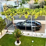White House Kokas Luxury Apartments