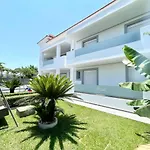 White House Kokas Luxury Apartments